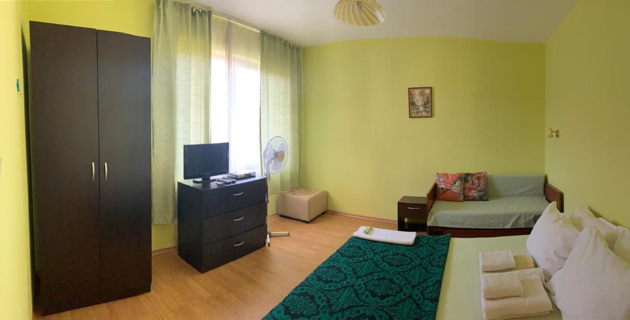 Guest House “Olesya” Obzor Exterior photo