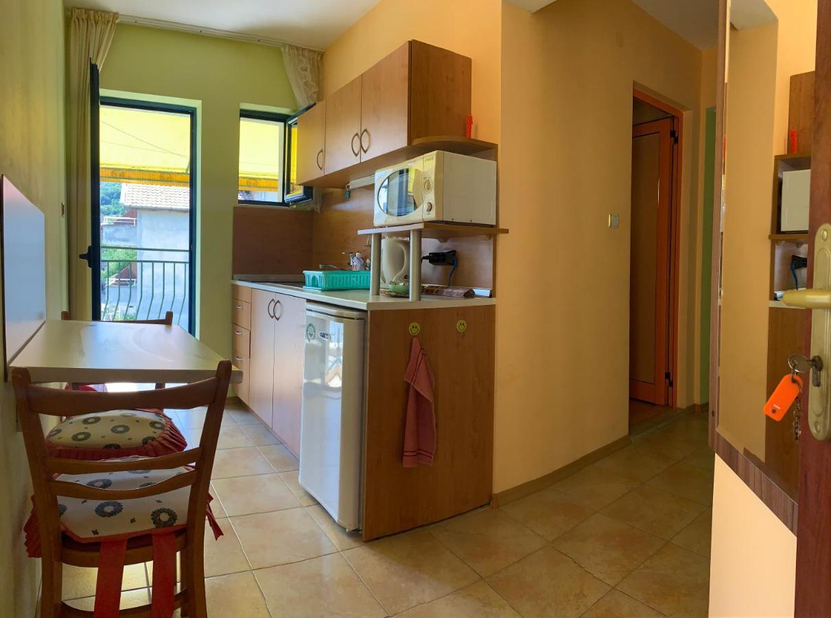 Guest House “Olesya” Obzor Exterior photo